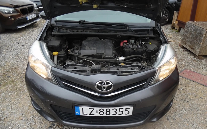 Toyota Yaris cena 9900 przebieg: 298000, rok produkcji 2013 z Lubień Kujawski małe 326